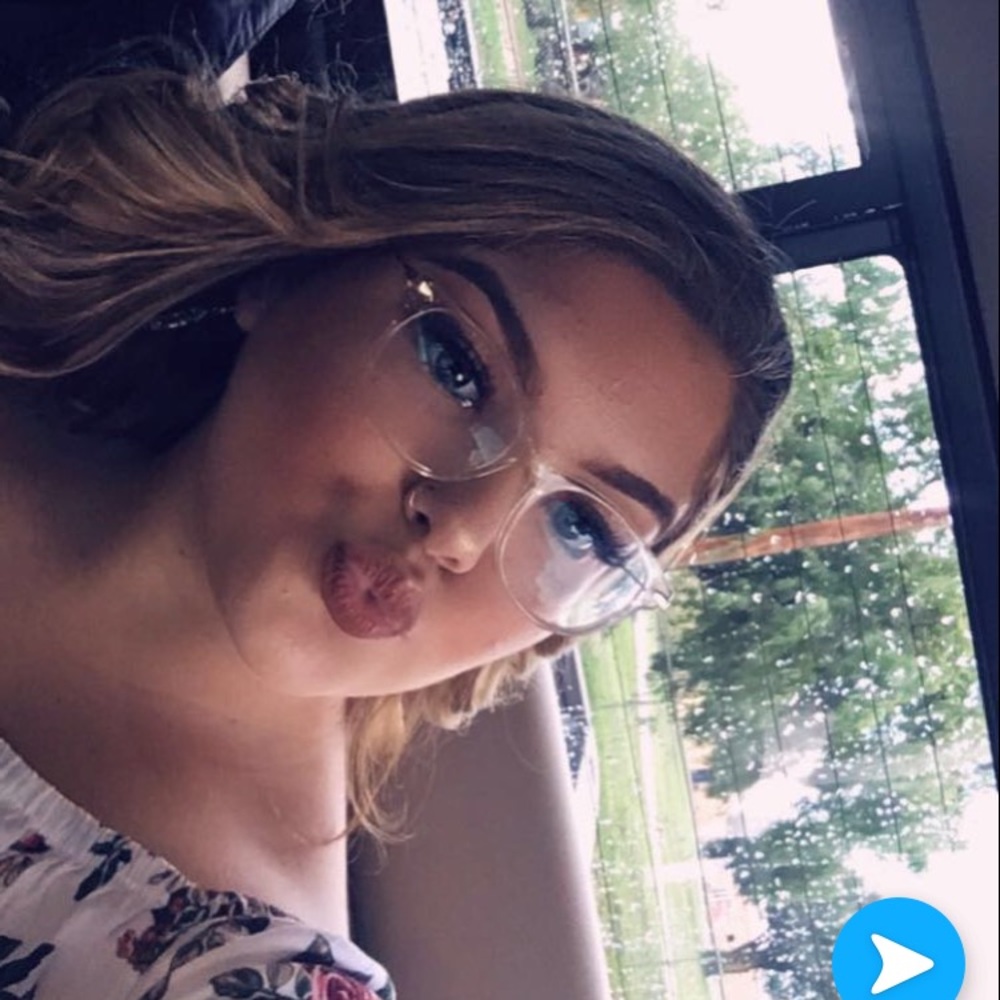 Meet your Posher, Cayla